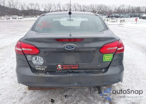 2017 Ford Focus Se z USA, uszkodzony, nr VIN 1FADP3F27HL229332